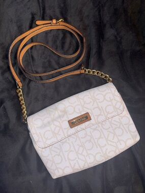 Calvin Klein Triple Compartment Flap Crossbody Bag Vanilla Tan Strap Gold Chain